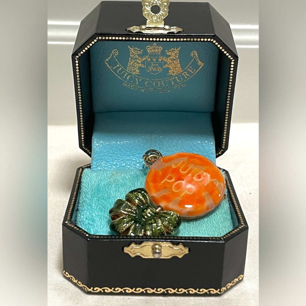 NWT RARE JUICY 2005 Vintage Y2K JUICY POP ORANGE ROUND Enamel LOLLIPOP BOW CHARM - Picture 2 of 4